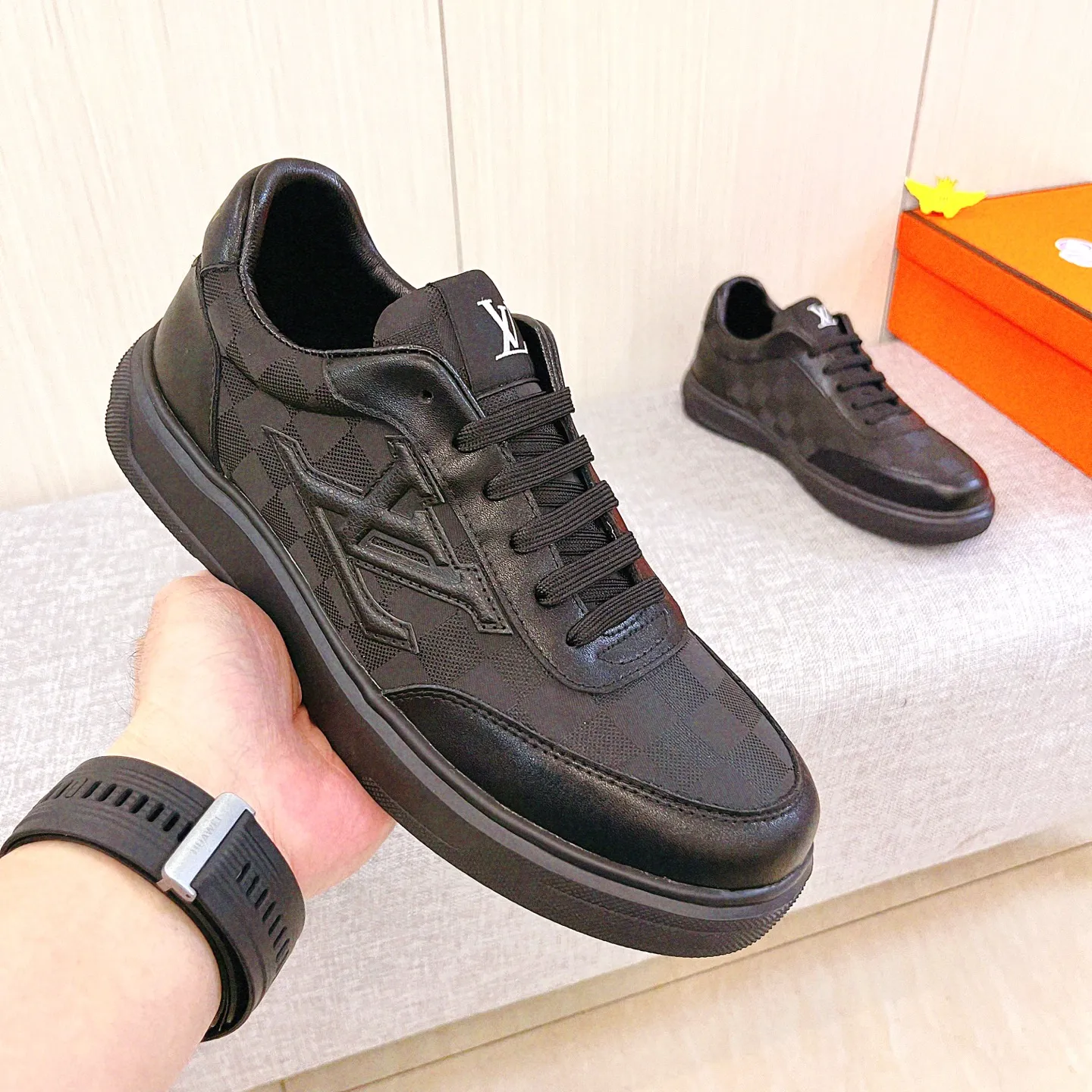 Men's Men's Shoes Men's Shoes💰 420 Men's Men's Shoes💰[LV]🔥Louis Vuitton Men's high-end brand official website 1:1 Latest masterpiece: The upper is made of Italian imported first-layer cowhide with a comfortable and breathable lining➕Original non-slip and wear-resistant outsole🔥, making walking more convenient and comfortable! An exclusive new model, a stunning work, a beautiful 1:1 replica [color] compared to the official quality! Create a fashionable personality to set off your uniqueness! A must-have for trendy men! Classic🔥Size: 38-44 Color: 🔥Multiple colors available🔥.